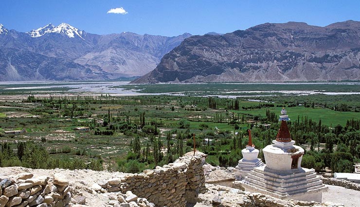 नुब्रा घाटी को कहा जाता हैं 'लद्दाख के बाग', ऊंची पहाडियां करती हैं सभी को आकर्षित
