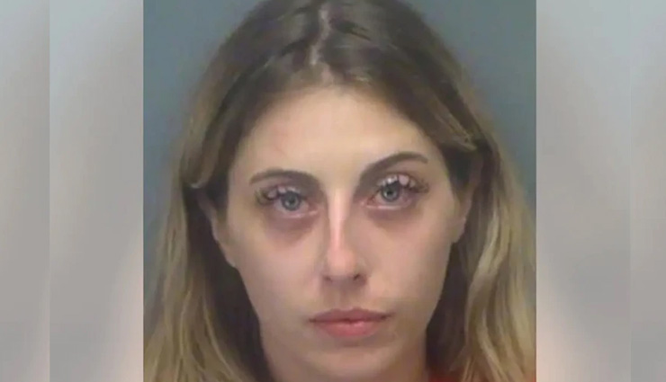 बिना कपड़ों के गाड़ी दौड़ा रही थी महिला, रोका तो मचा दिया हंगामा; काबू करने में पुलिसकर्मियों के छूटे पसीने