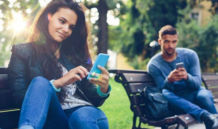 6 Smart Ways in Which You Can Ask a Girl for Her Number