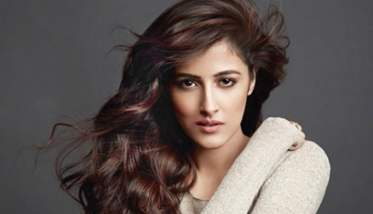 Kriti Sanon Sister Nupur Sanon is All Set For Her Bollywood Debut