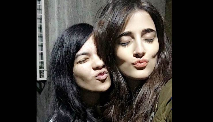 kriti sanon,nupur sanon,bollywood actress kriti sanon,bollywood