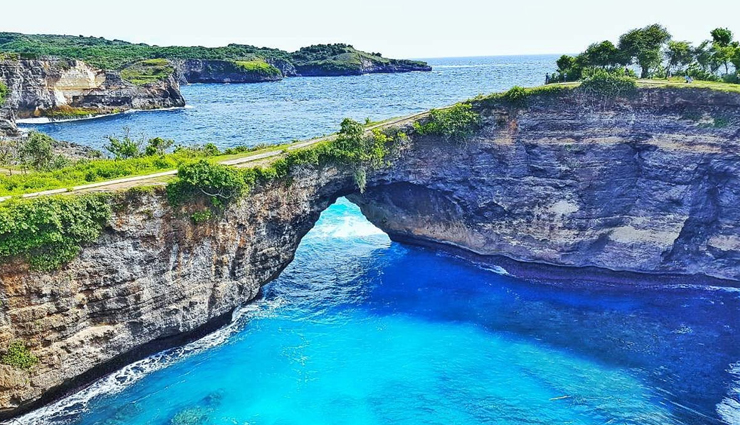 बाली: जहाँ देखने को मिलती है हिन्दू संस्कृति, हर घर और इमारत के प्रवेश द्वार पर स्थापित हैं गणपति tourist places in bali,explore bali top attractions,must-visit destinations in bali,bali travel highlights,famous landmarks in bali,discovering bali tourist spots,hidden gems of bali,bali sightseeing recommendations,best places to visit in bali,bali tourism attractions