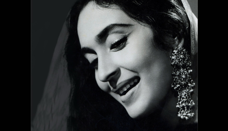 happy birthday to the first female actor of bollywood- nutan,some facts about nutan,movies of nutan,bollywood first female actor