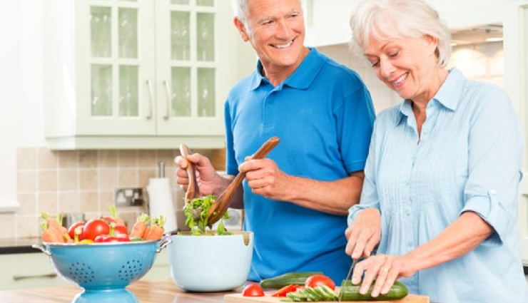 10 Ways To Maintain Nutrition During Old Age