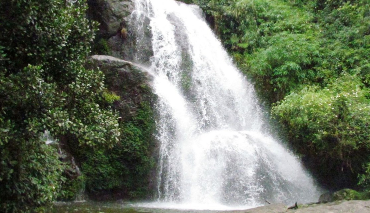 kerala waterfalls,famous waterfalls kerala,best waterfalls in kerala,top waterfalls to visit in kerala,kerala natural wonders,scenic waterfalls in kerala,kerala travel destinations,must-visit waterfalls kerala,kerala tourism attractions,kerala waterfall exploration