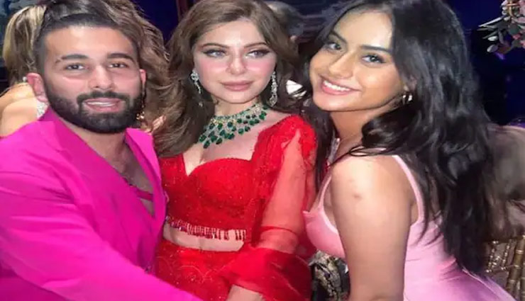 कनिका कपूर की रिसेप्शन पार्टी में अजय देवगन की बेटी नीसा का बोल्ड लुक, फोटो वायरल