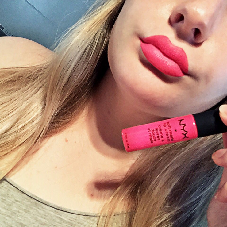 skin tone,orange color lipsticks,lipsticks,beauty,beauty tips