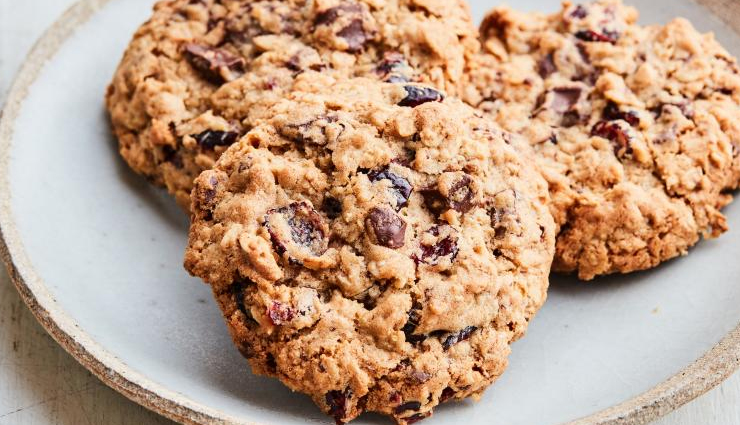 oatmeal chocolate chunk cookies,oatmeal recipe,cookies recipe,snacks recipe,sweets recipe,desert recipe