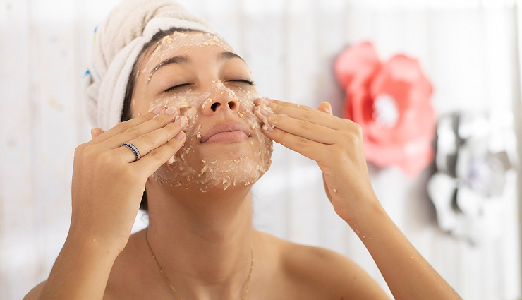 4 DIY Oatmeal Face Packs For All Skin Types