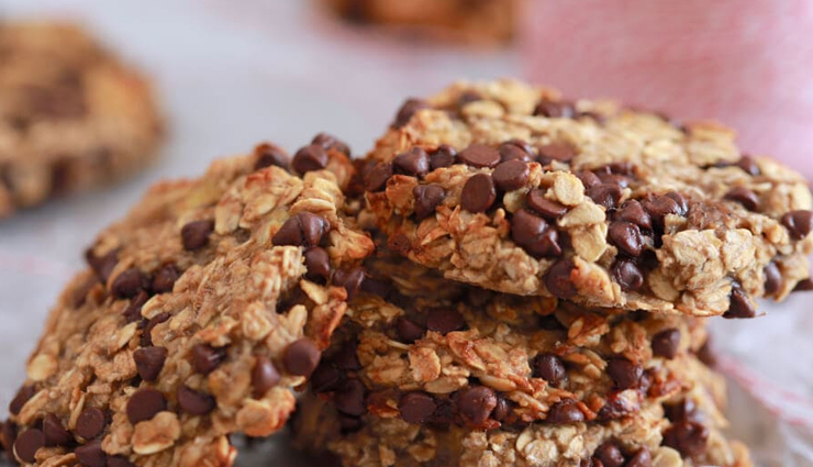 Recipe- Mouthwatering Oats and Raisin Choco Chip Cookies