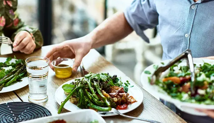 obesity prevention,children,physical activity,screen time,healthy meals,snacks,whole grains,fruits,vegetables,lean protein,low-fat dairy,family meals,portion control,sleep,role model,sugary beverages,water intake,healthy snacks,balanced diet,outdoor activities,food education,meal planning,child health tips,Health tips,fitness tips