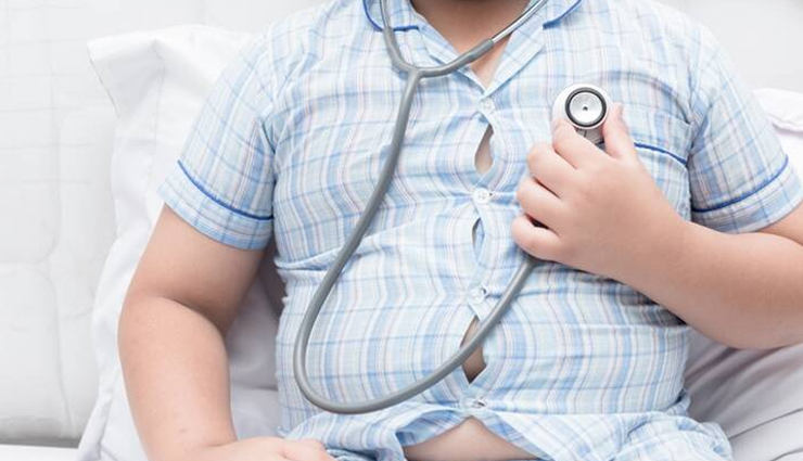 excess date consumption,date fruit side effects,negative effects of consuming too many dates,digestive issues from eating too many dates,excessive sugar intake from dates,allergic reactions to dates,weight gain from overeating dates