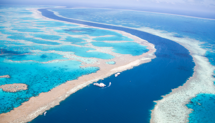 ocean landscapes,ocean landscapes in the world,meeting place of the atlantic ocean and caribbean sea at eleuthera island,bahamas,meeting place of the baltic and north sea,denmark,horizontal falls,australia,the deep channel at the great barrier reef,underwater waterfall,mauritius,the great blue hole,belize
