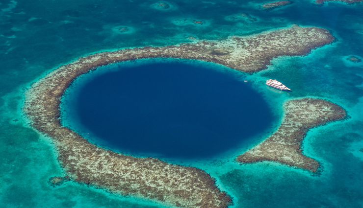 ocean landscapes,ocean landscapes in the world,meeting place of the atlantic ocean and caribbean sea at eleuthera island,bahamas,meeting place of the baltic and north sea,denmark,horizontal falls,australia,the deep channel at the great barrier reef,underwater waterfall,mauritius,the great blue hole,belize