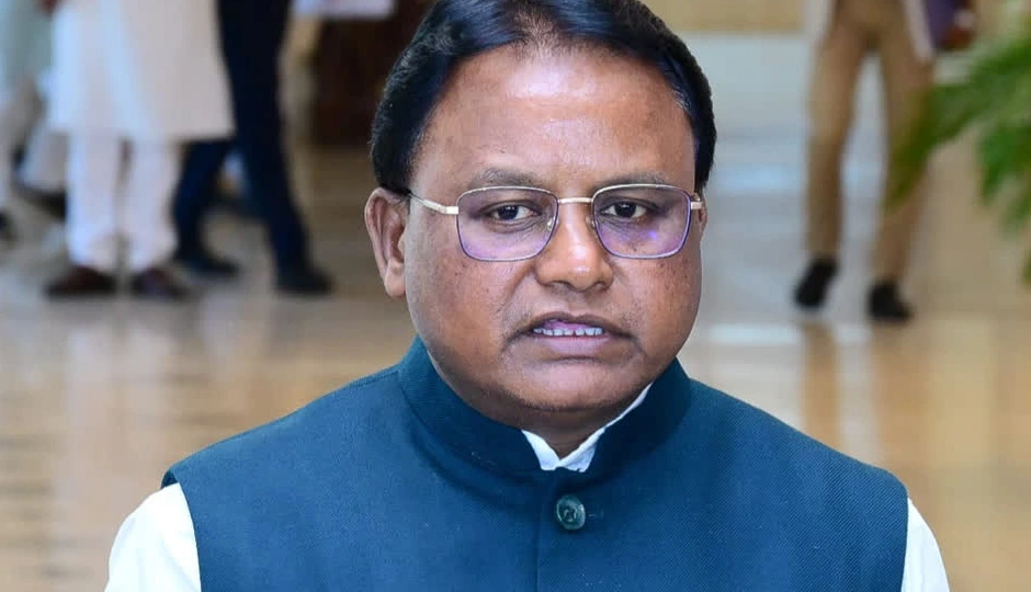 ओडिशा सरकार का बांग्लादेशी घुसपैठ पर सख्त रुख, 10 अवैध घरों पर चला बुलडोजर