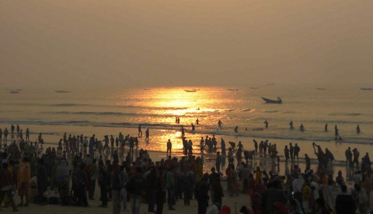 odisha,festivals to enjoy in odisha,ratha yatra,kalinga mahotsav,konark dance festival,chhau festival,magha saptami,puri beach festival,sitalsasthi