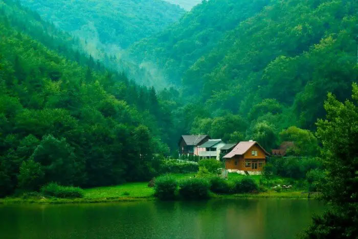 off beat places for tourists,off beat destinations,remote destinations,places in the world,north sentinel island,andaman islands,niihau,hawaii,white gentlemens club,london,albatross island,tasmania,bouvet island,norway