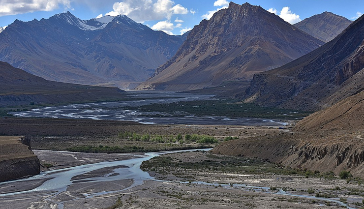 offbeat destinations for backpackers,india,places to visit in india,gokarna,spiti valley,jibhi,dhanushkodi,orchha state,nubra valley