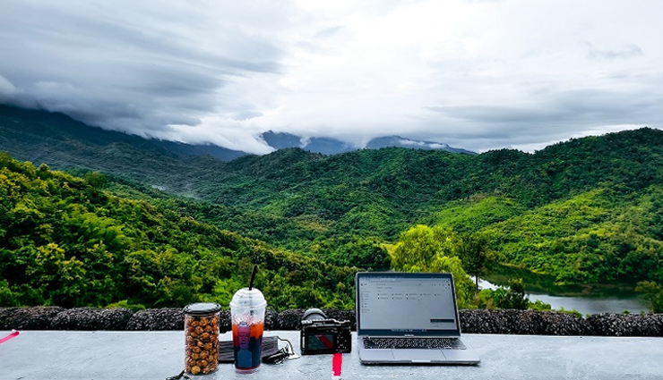 10 Offbeat Places in India For Working 
