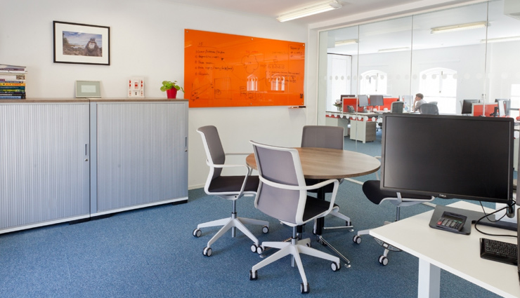 relocate office,tips to relocate office,office tips,office removal hacks