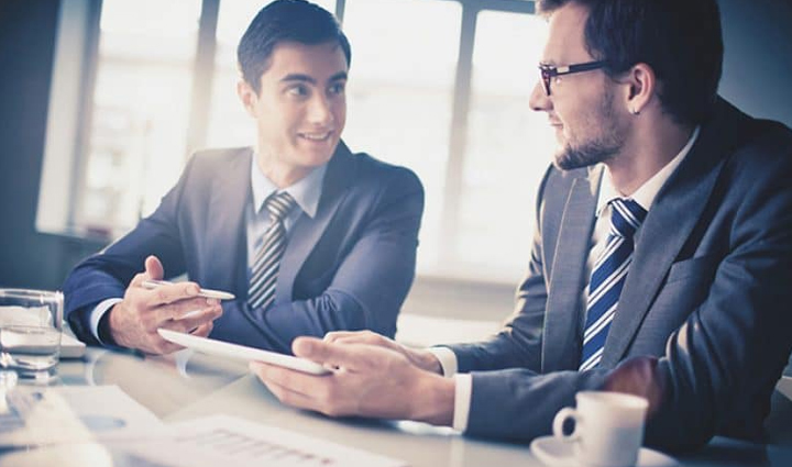 want to make good tuning with the boss in the office keep these things in mind,mates and me,relationship tips