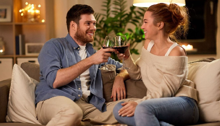 signs to make relationship official,when to define a relationship,relationship milestones,dating advice,knowing when to commit,signs of a serious relationship,relationship labels,moving from dating to committed