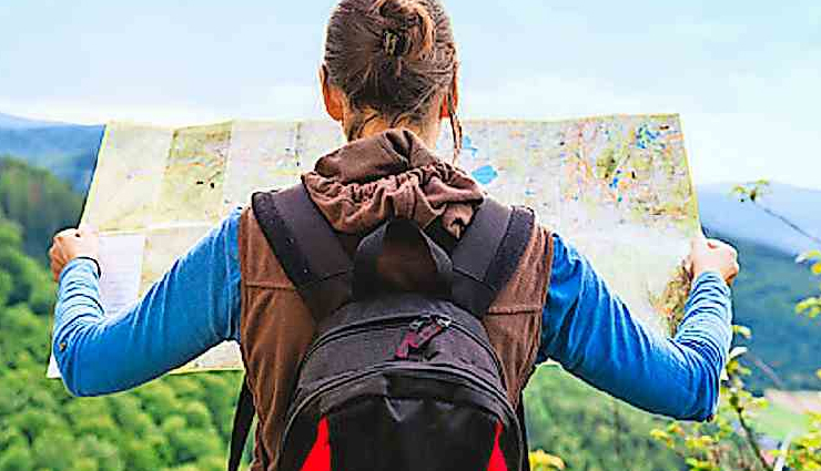 सोलो ट्रिप पर जाने वाली महिलाएं रखें इन बातों का ध्यान, सफर बनेगा आसान solo female travel,women safety while traveling alone,solo travel tips,women travel guide,female solo traveler tips,solo trip planning,safe travel for women,solo travel destinations for women,women hostel safety tips,women backpacking tips