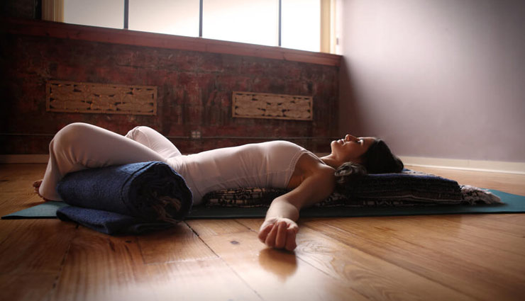 आपको भी होने लगी है बहरेपन जैसी समस्या, इन 3 योगासन की मदद से करें इन्हें दूर Health tips,yogasan,healthy ears,working ears properly