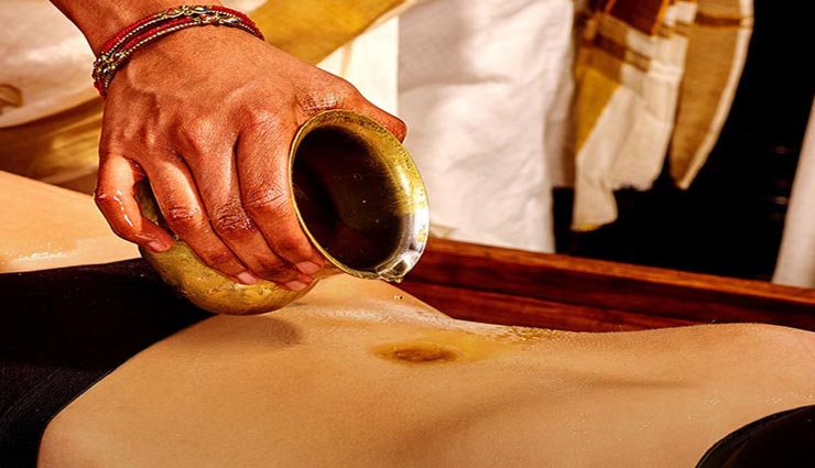 नाभि पर तेल लगाने से दूर होगी स्‍वास्‍थ्‍य समस्‍याएं, जानें कैसे