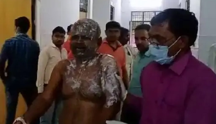 UP News: बाराबंकी में पत्नी ने पति पर डाला खौलता तेल, सिर से पैर तक झुलसा 