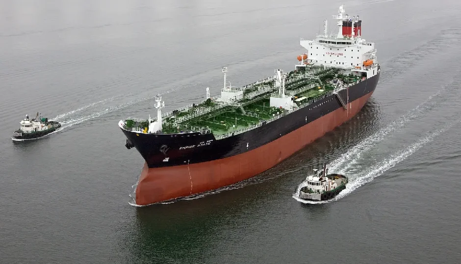 तेल संकट के बीच अमेरिका का रुख बदला! ट्रंप प्रशासन ने समुद्र में अटके रूसी तेल की खरीद को दी मंजूरी