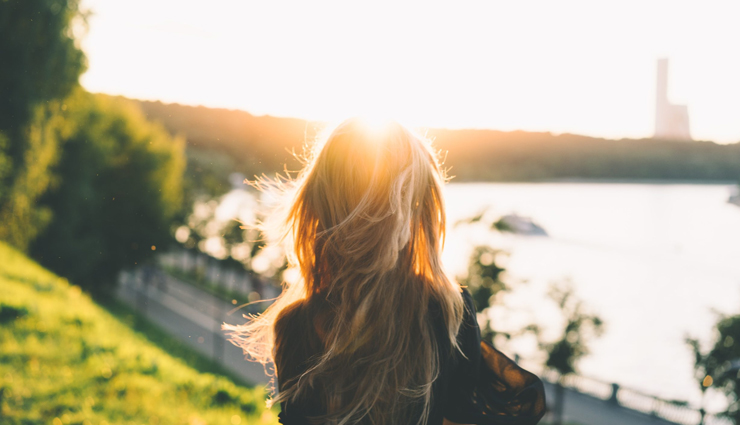 oiling your hair,benefits of oiling your hair,oiling your hair in monsoon,monsoon hair care tips,beauty tips