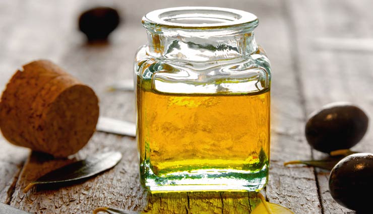 oils for breast enlargement,breast enlargement,effective oils,coconut oil,almond oil,Olive Oil,clove oil,lavender oil