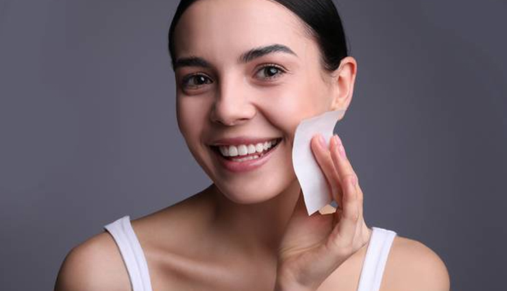 6 Home Remedies To Treat Oily Skin