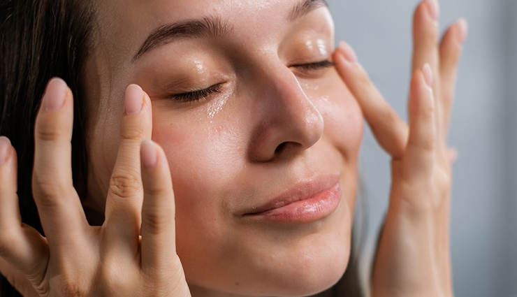 homemade skin cleansers,diy cleansers for skin,cleansers for dry skin,cleansers for combination skin,cleansers for oily skin,cleansers for normal skin,natural cleansers for skin,curd and honey cleanser,tomato cleanser,milk and chickpea cleanser,honey and lemon cleanser,apple cider vinegar cleanser,yogurt and banana cleanser,fullers earth face pack,natural skin care