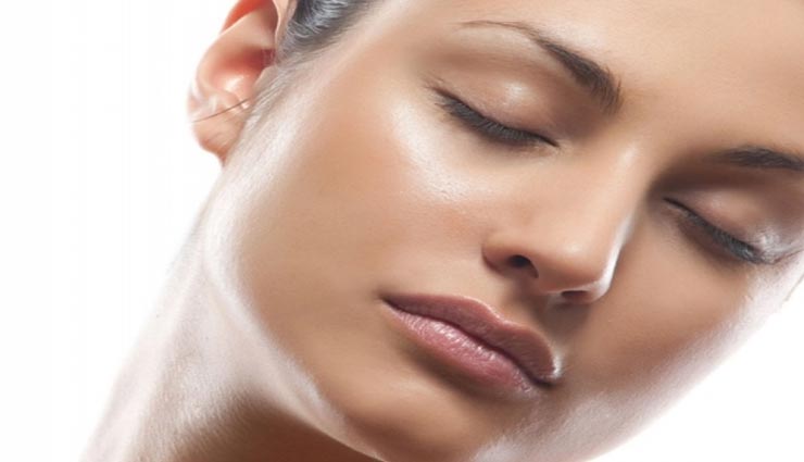 सर्दियों के दिनों में इस तरह करें ऑयली स्किन की देखभाल, चहरे पर रहेगी चमक 