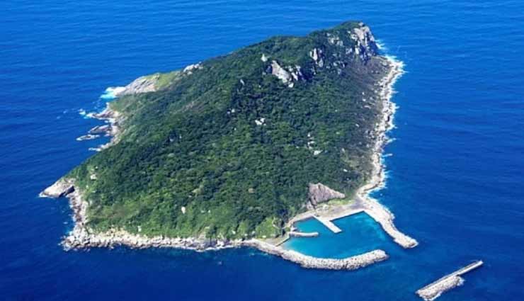 weird news,weird place,mysterious island,island of japan,okinoshima island