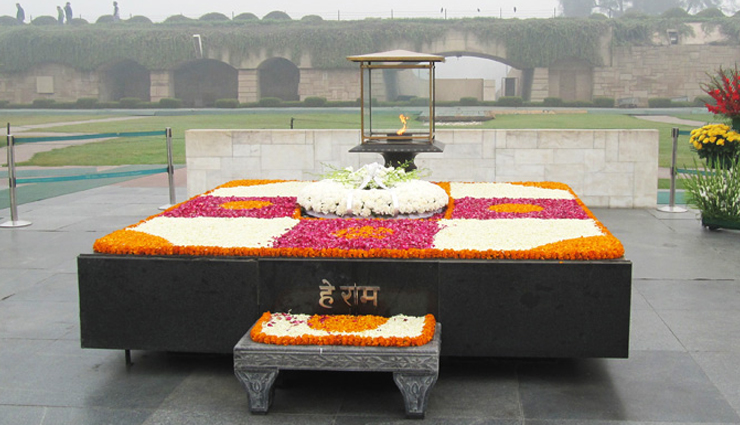 old delhi,places to visit in old delhi,red fort,qutub minar,chandni chowk,raj ghat,khari baoli