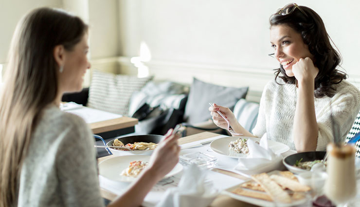 tips to reconnect old friends,old friends,friendship tips in hindi