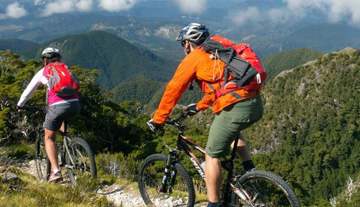 विश्व के 10 सर्वोत्तम साइक्लिंग स्थल, जहाँ साइकिल चलाकर रोमांचित होता है साइकलिस्ट best cycling destinations,top cycling travel spots,ultimate bike-friendly destinations,cycling paradise locations,top-rated cycling vacation spots,ideal places for cycling enthusiasts,must-visit destinations for cycling lovers,cycling adventure travel locations,premier cycling tour destinations,popular cycling holiday spots