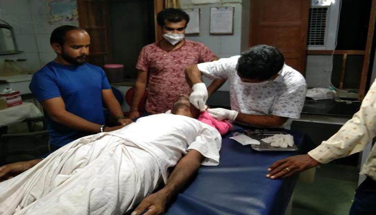 पाली : लुटेरों ने की कान में पहनी सोने की बाली खींचने की कोशिश, नहीं निकली तो काट डाला कान