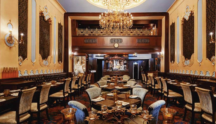 दिल्ली की शान बने हुए हैं ये पुराने रेस्टोरेंट, एक बार तो जरूर चखना चाहिए यहां का खाना 