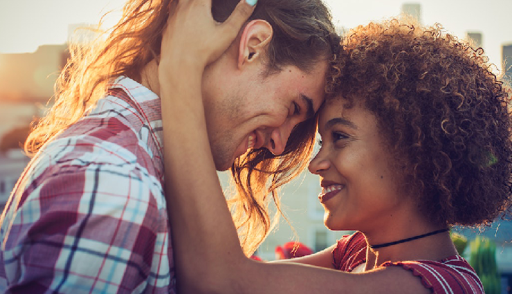 8 Best Romantic Gestures That are Totally Old-School and Almost Forgotten by All