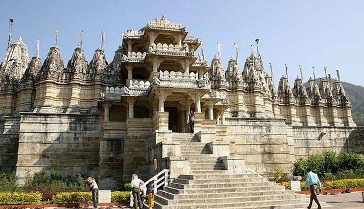 oldest temples in india,india,temples in india,the temples of hampi,karnataka,dilwara temples,mount abu,rajasthan,konark sun temple,odisha,sanchi stupa,madhya pradesh,jagatpita brahma mandir,pushkar,tungnath temple,uttarakhand