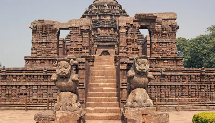 oldest temples to visit in india,temples in india,india,hampi,karnataka,dilwara temples,mount abu,rajasthan,konark sun temple,odisha,sanchi stupa,madhya pradesh,jagatpita brahma mandir,pushkar,rajasthan,tungnath temple,uttarakhand