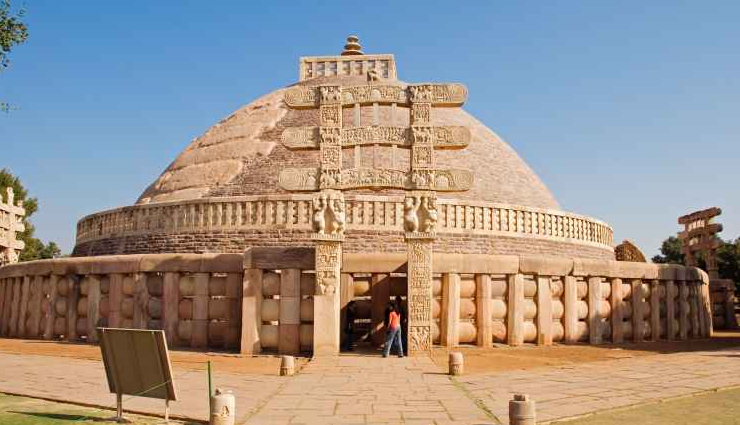 oldest temples in india,india,temples in india,the temples of hampi,karnataka,dilwara temples,mount abu,rajasthan,konark sun temple,odisha,sanchi stupa,madhya pradesh,jagatpita brahma mandir,pushkar,tungnath temple,uttarakhand