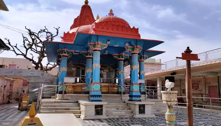 oldest temples in india,india,temples in india,the temples of hampi,karnataka,dilwara temples,mount abu,rajasthan,konark sun temple,odisha,sanchi stupa,madhya pradesh,jagatpita brahma mandir,pushkar,tungnath temple,uttarakhand