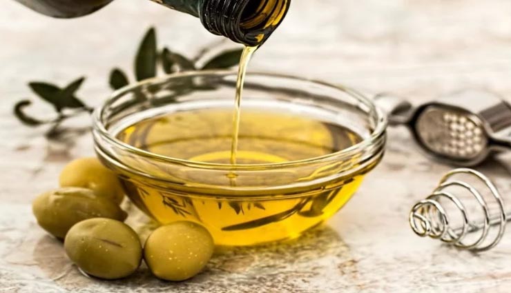 सर्दियों में पनपती हैं 'डैंड्रफ' की समस्या, इन नुस्खों से मिलेगी राहत beauty tips,beauty tips in hindi,home remedies,dandruff in winter