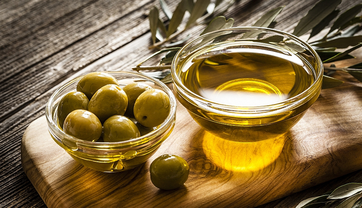 best oils for your hair,hair oil,best hair oil,best hair oil to purchase,oil massage for hair,hair care tips,coconut oil,brigandi hair oil,sweet almond hair oil,olive hair oil,grapeseed hair oil,sesame hair oil,beauty,beauty tips