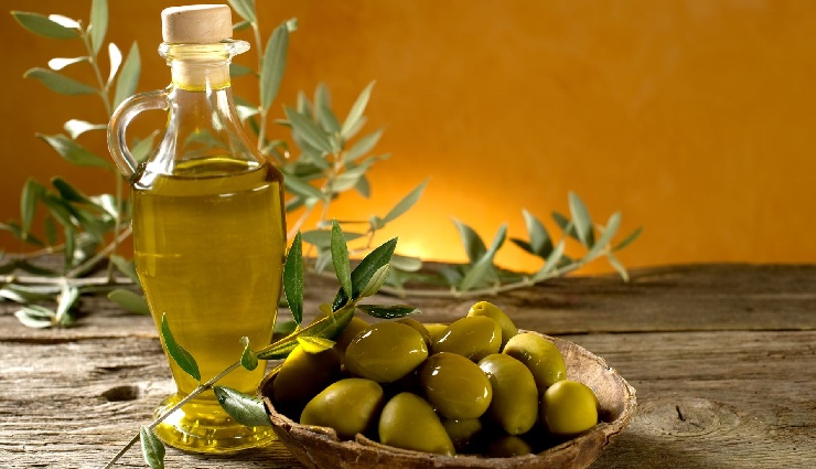 natural oils for skin,fruit oils for skincare,natural moisturising oils,anti-aging oils,carrier oils for dry skin,skin nourishing oils,oils for glowing skin,natural remedies for skin,sun protection oils,essential oil carrier oils,natural makeup remover oils